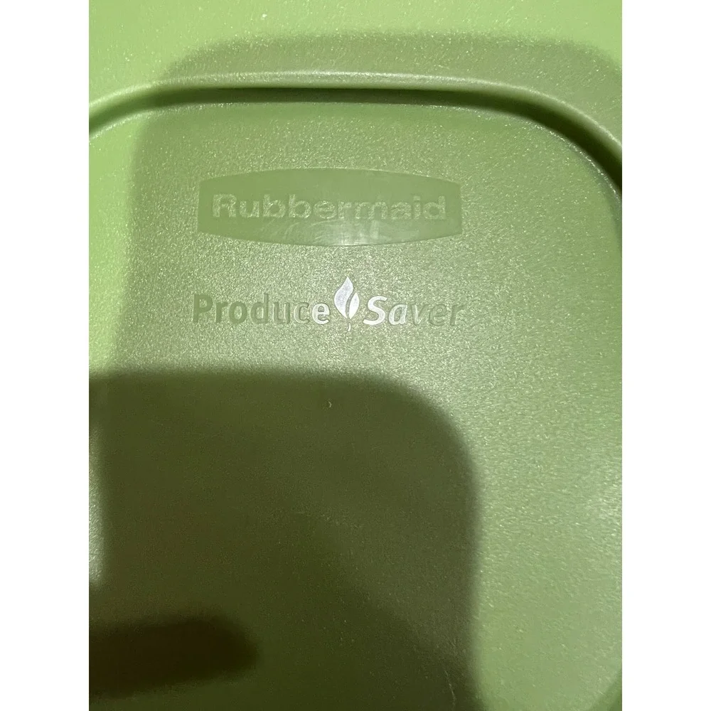 Rubbermaid Produce Saver 5 Cup Food Storage Container Green Lid with CrispTray